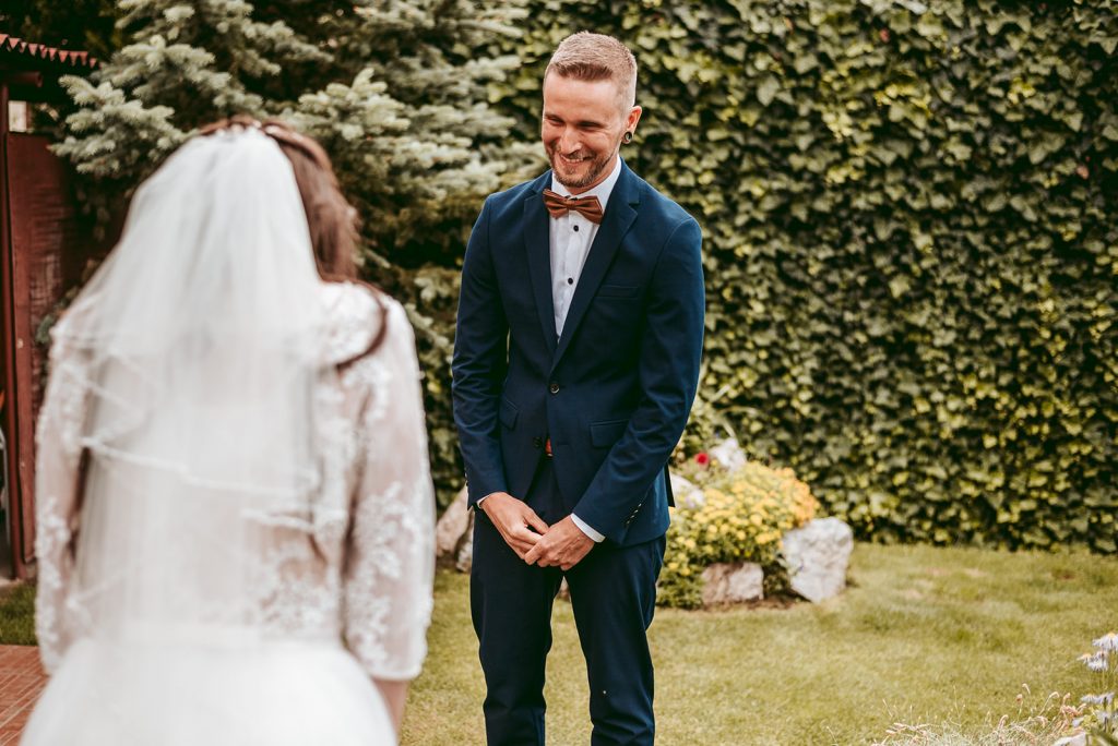 esküvői fotózás balassagyarmat magyarország esküvői fotós first look esküvő